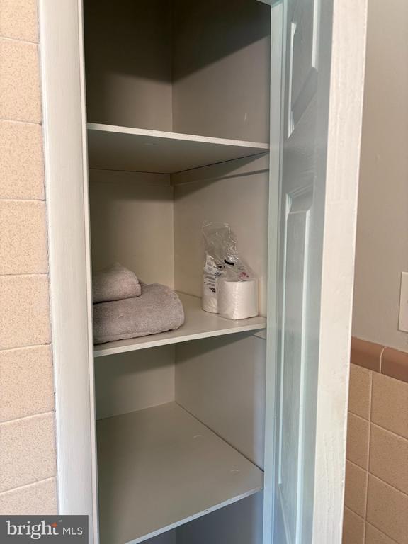 Building Photo - 29 Laver Rd