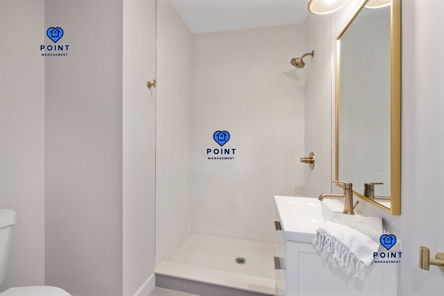 Building Photo - 275 Webster St