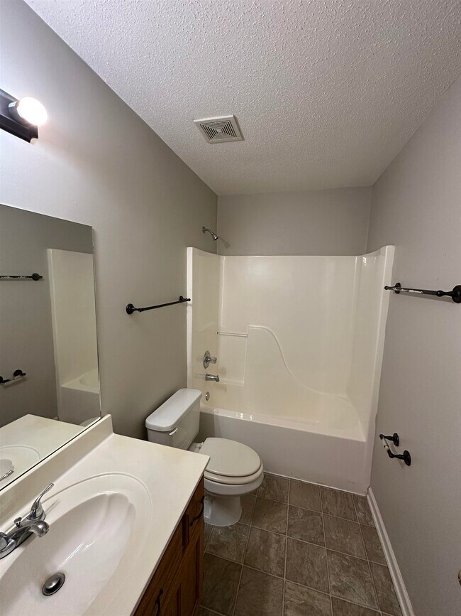 Building Photo - 1409 Brimfield Cove