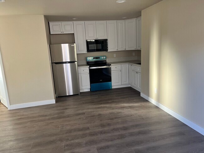 Building Photo - 8822 O'Melveny Ave