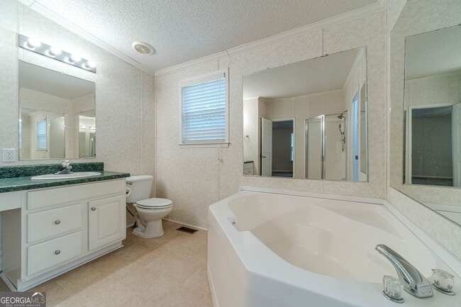 Building Photo - 246 Kings Ridge Dr
