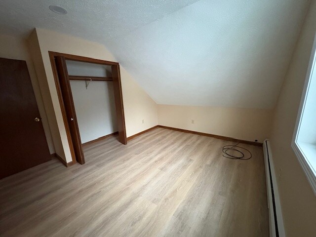 Building Photo - 891 Mammoth Rd