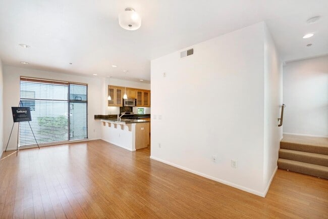 Building Photo - 153 City Limits Cir