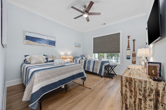 Building Photo - Gorgeous Custom Home Available for Snowbir...