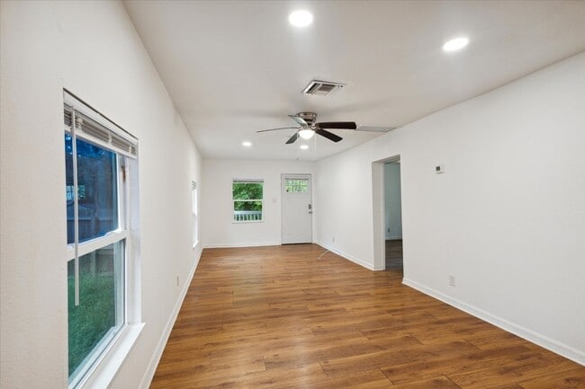 Building Photo - 20031 Oakdale Ave