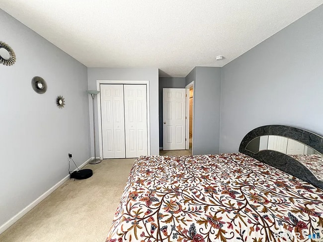 Building Photo - Welcome to 61 Laurel Ave, a beautifully updated 3 bedroom, 2.5 bathroom home