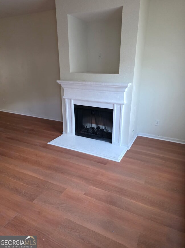 Building Photo - 290 Brookview Dr