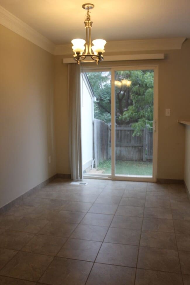 Building Photo - Dakota Station - 2 BR/1 BA Condo!