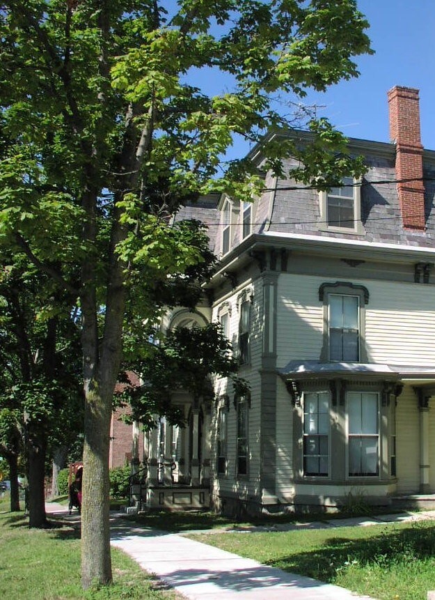Primary Photo - Smallest City Housing