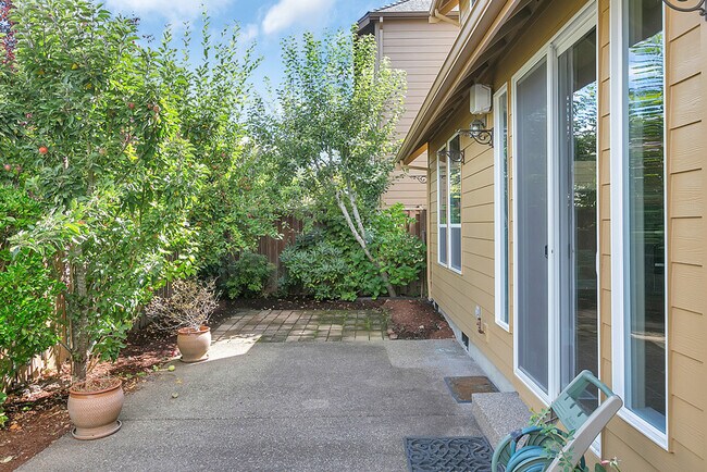 Building Photo - Amazing 4 Bedroom | 2.5 Bathroom Single Family Home| Exclusive Bauer Highlands Community