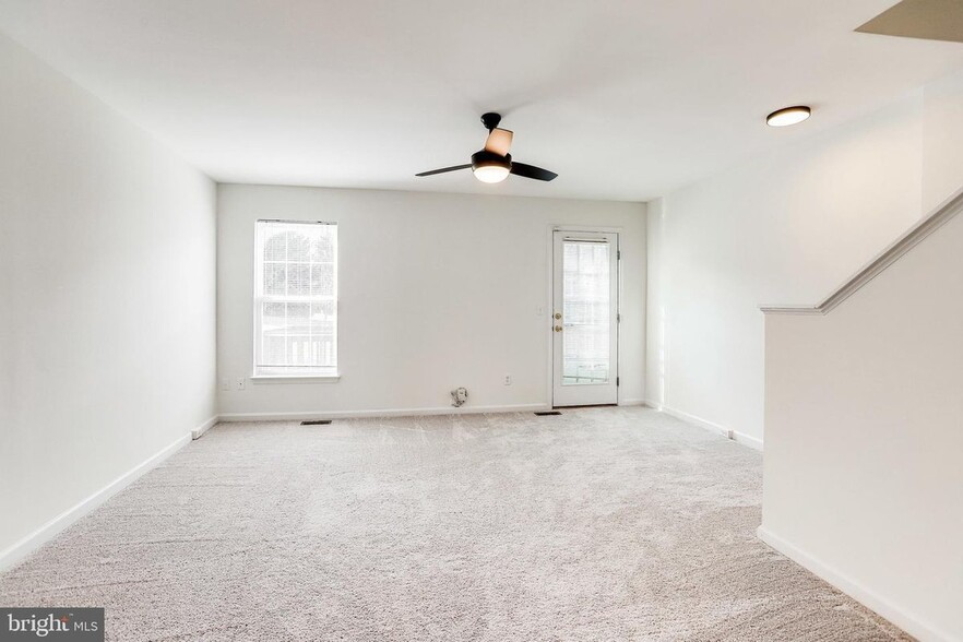 Building Photo - 15656 Three Otters Pl