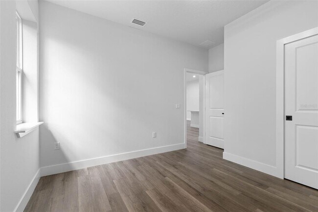 Building Photo - 6 Seton Pl