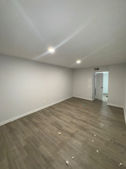 Building Photo - 8001 Chanute Pl