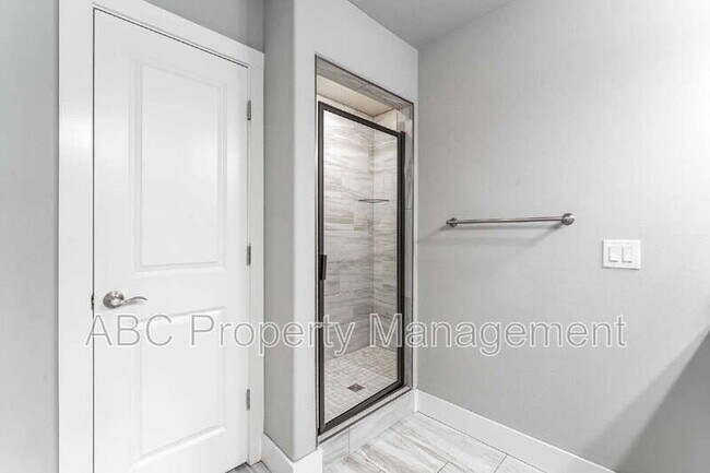 Building Photo - 410 Citation St