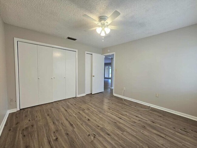 Building Photo - 4604 Dillwyn Dr