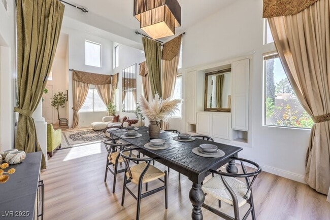 Building Photo - 249 Timber Hollow St