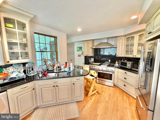 Building Photo - 7538 Morningside Dr NW