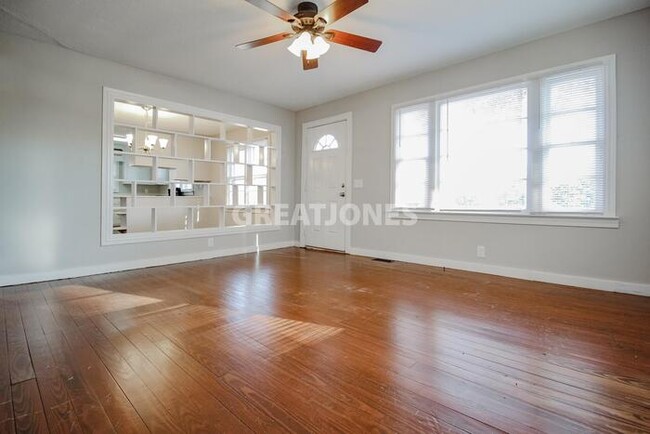 Building Photo - 315 Lee Vaughn Rd