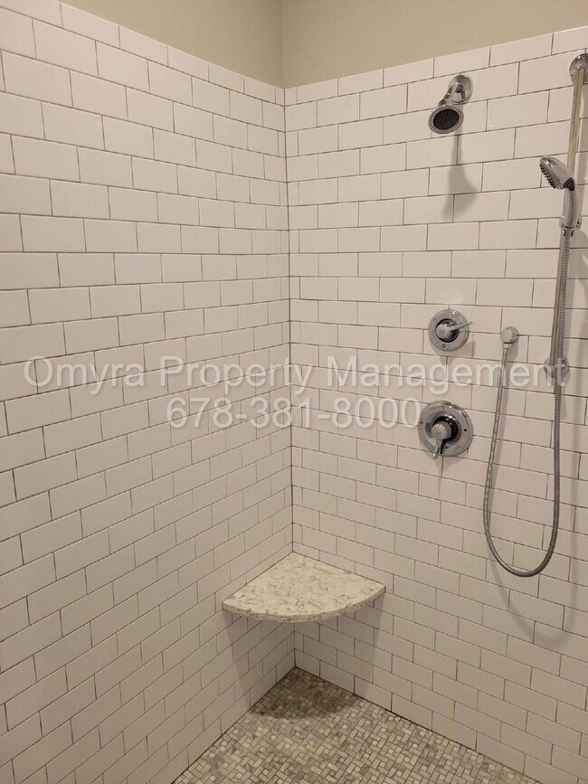 Building Photo - Beautiful Condo in Inman Park!