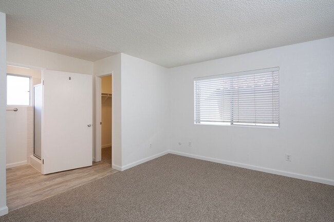 Building Photo - *OPEN HOUSE: 8/23 9-10AM* BEAUTIFUL Remode...