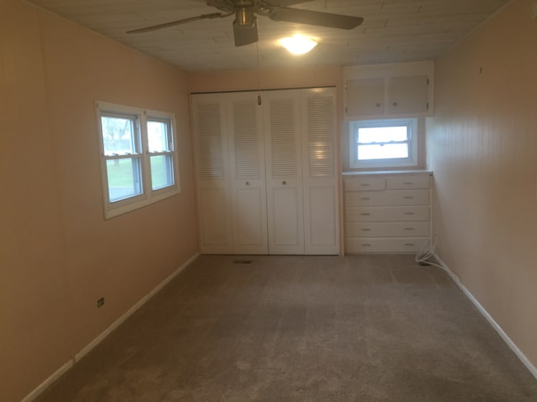 Building Photo - 5743 Sullivan Trail