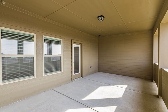 Building Photo - 326 Shasta Dr