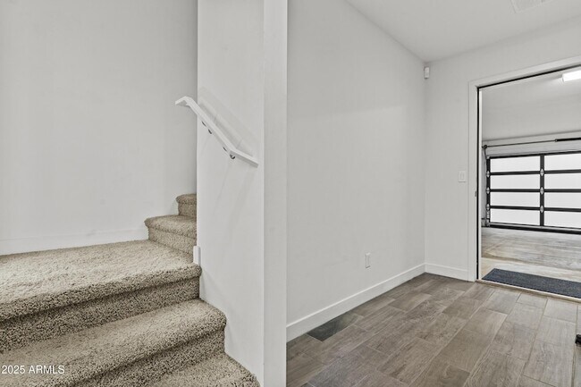 Building Photo - 325 E Coronado Rd