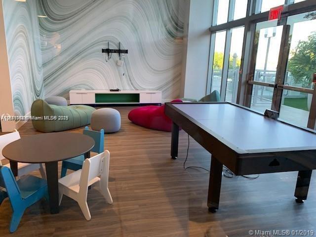 Building Photo - 16385 Biscayne Blvd