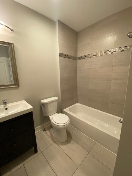 Building Photo - 3633 W Palmer St