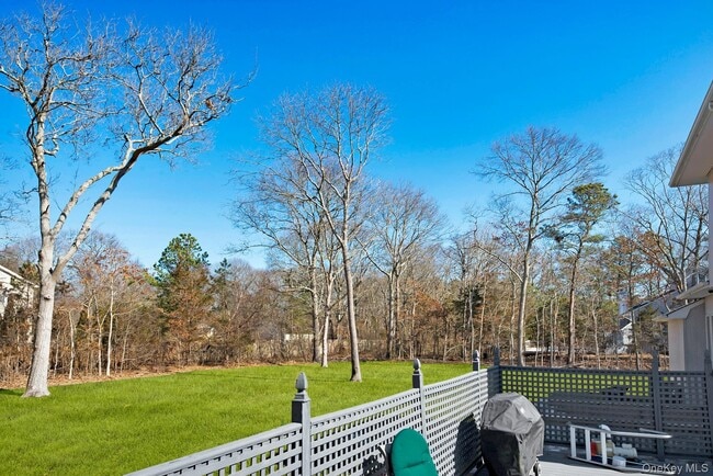 Building Photo - 35 Bay Ave W