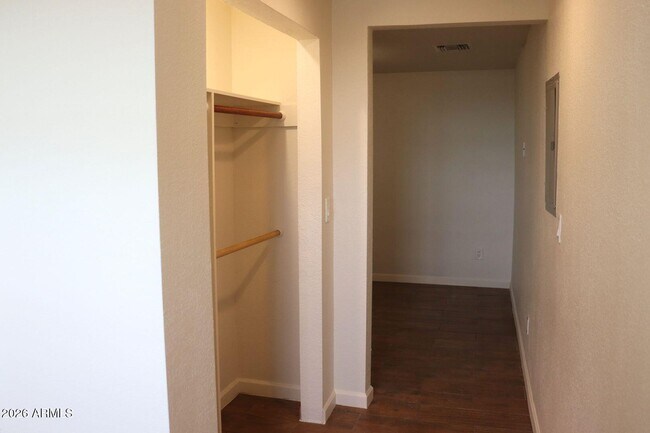 Building Photo - 401 S Skyline Cir