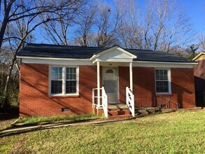 Building Photo - Available Now! 3 Bed/1 Bath in Enderly Park!