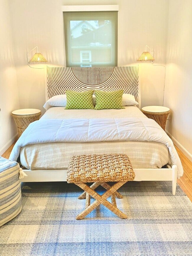 Building Photo - 6 Nidzyn Ave