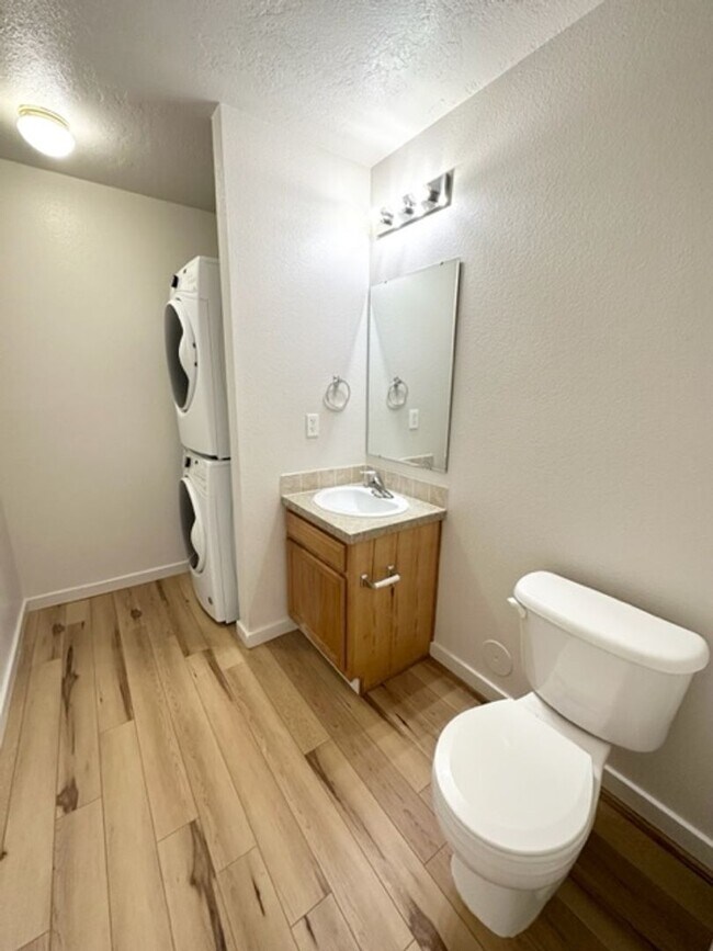 Building Photo - 3915 Washington Ave