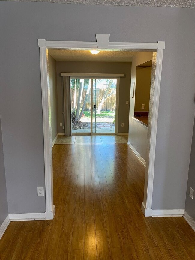 Building Photo - 2/2.5 WINTER SPRINGS