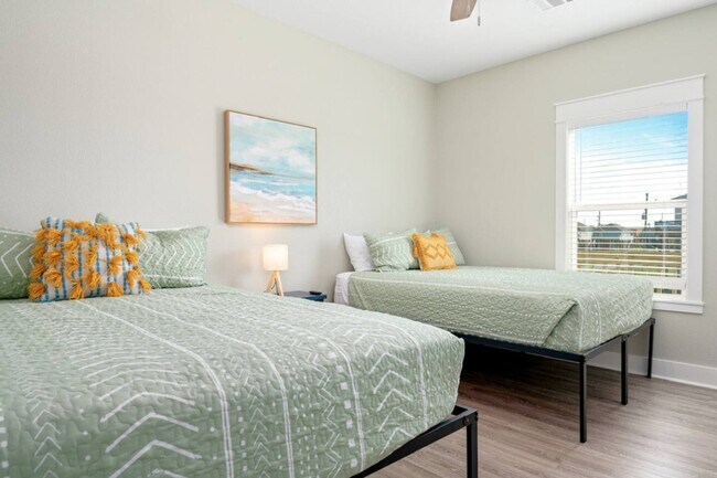 Building Photo - 943 Gulf Shores Dr