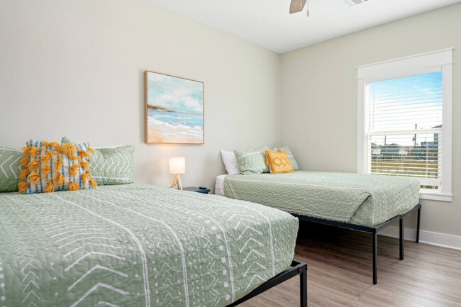 Building Photo - 947 Gulf Shores Dr