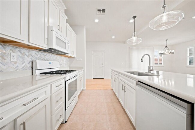 Building Photo - 15 Bannock Glen Pl