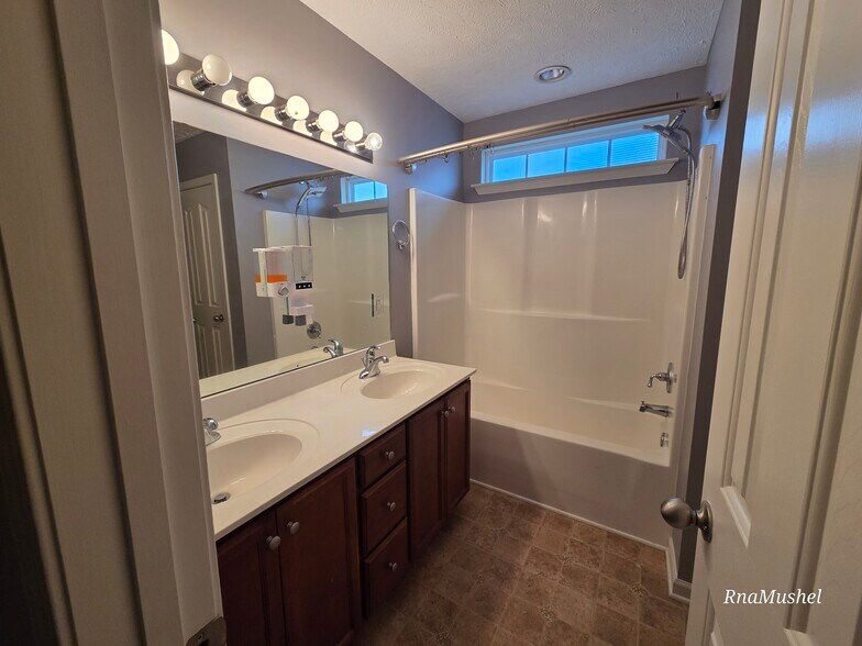 Master Bathroom w/double vanity - 330 Sarna Dr