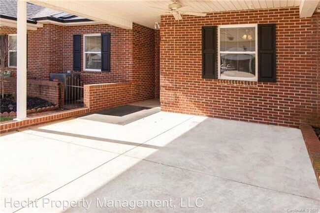 Building Photo - 3 br, 2 bath House - 3861 Azalea Trail