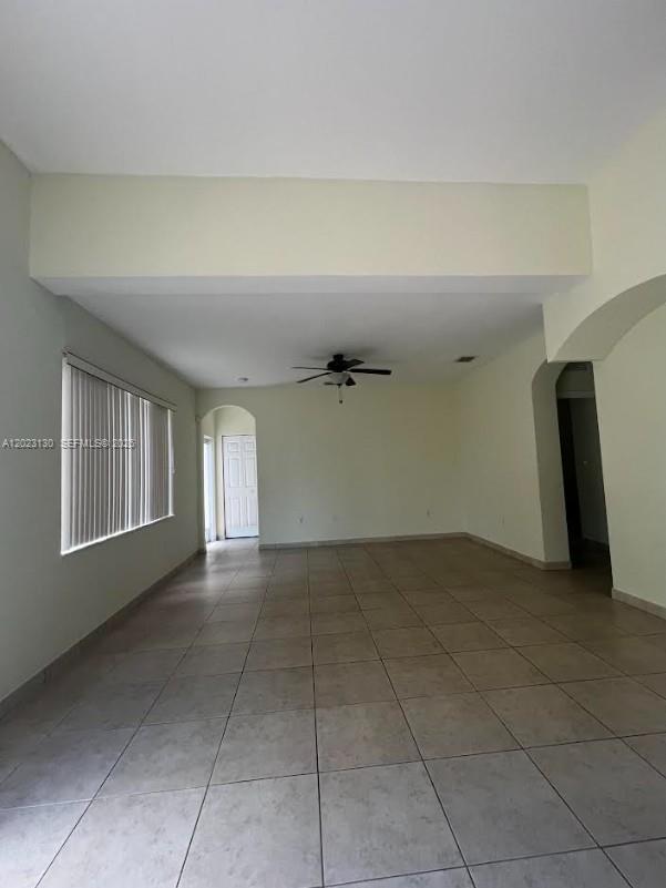 Building Photo - 1423 NE 40th Rd