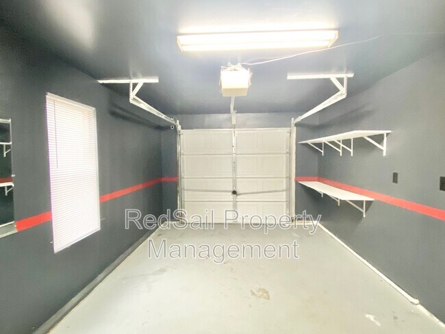 Building Photo - 117 Old Hollow Rd
