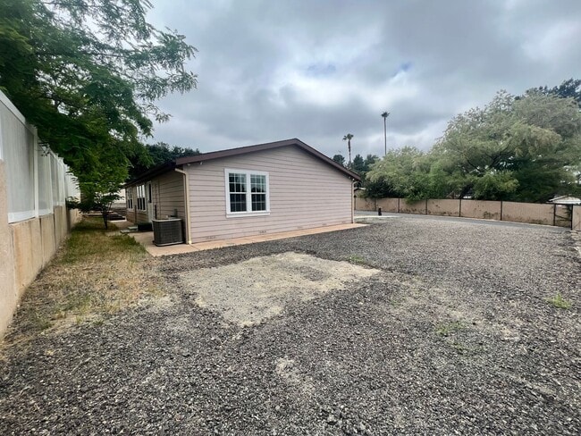 Building Photo - PRIVATE 3BD/2BA HOME IN ALPINE, FULLY FENC...