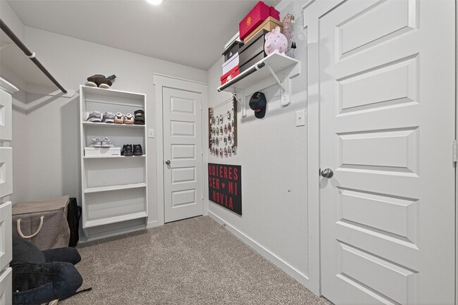 Building Photo - 30301 Kingston Heath Dr