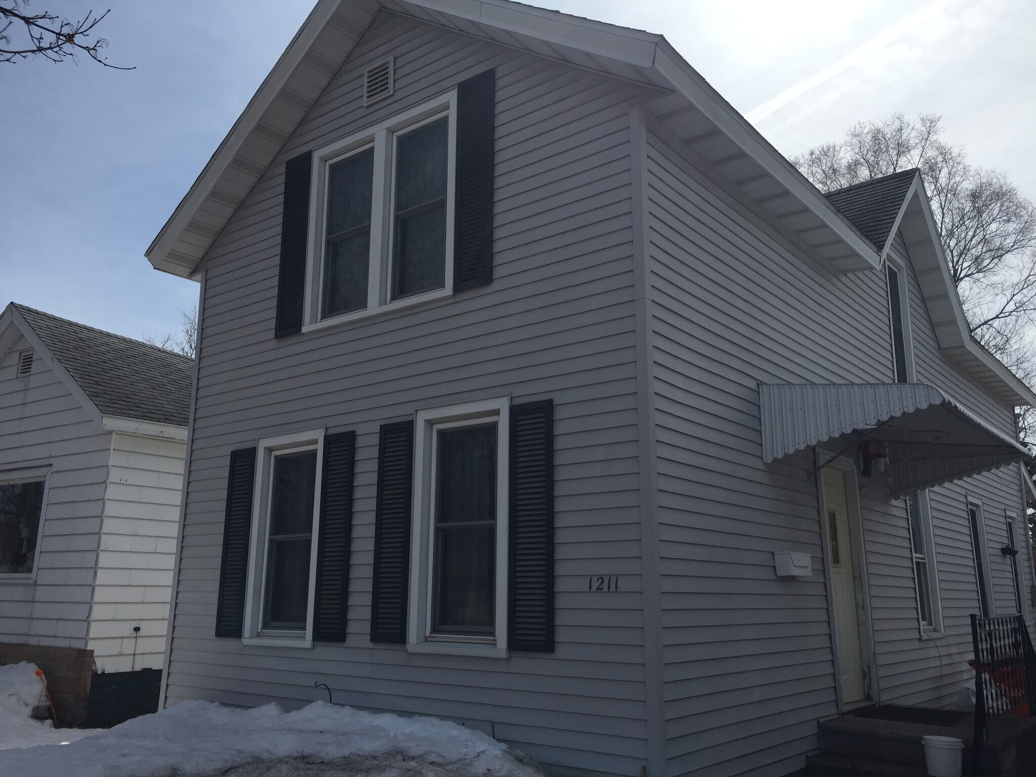 Building Photo - 1211 Summit St