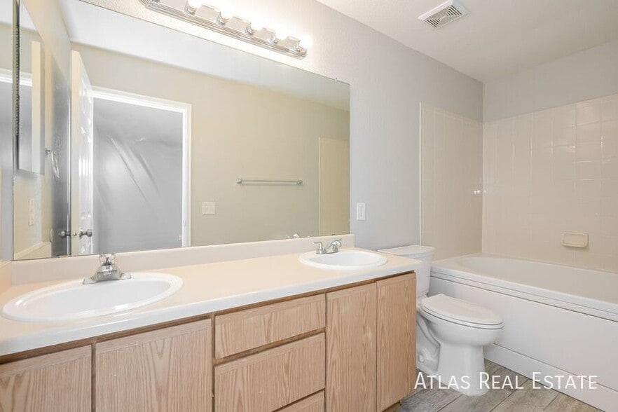 Building Photo - 4834 N Genoa St