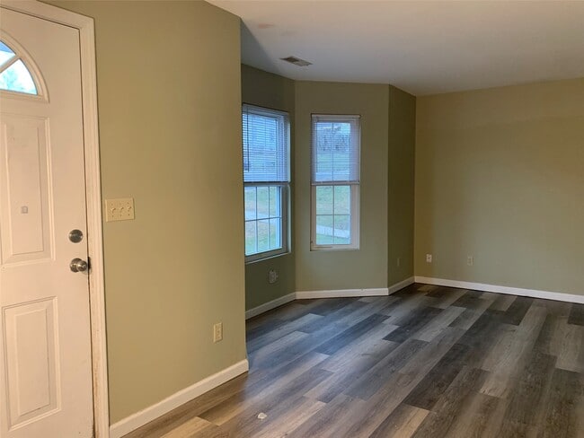 Building Photo - 403 Frank St