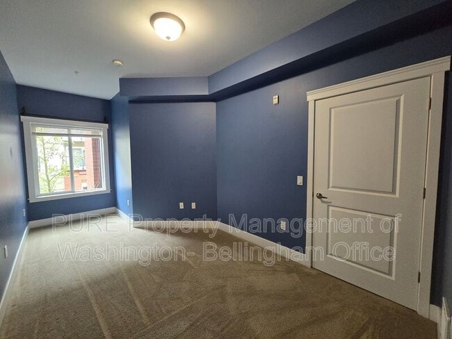 Building Photo - 1015 Railroad Ave