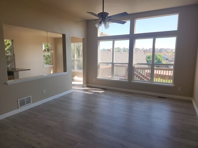 Building Photo - 8179 Meadowcrest Dr