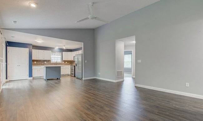 Building Photo - 7918 Bitternut Dr